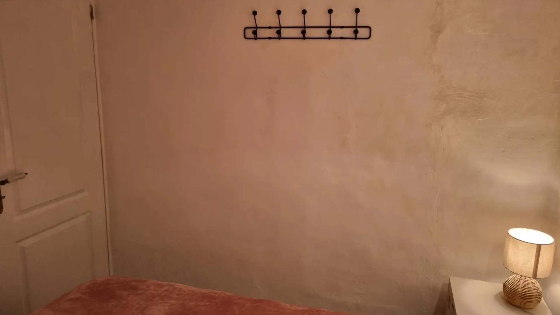 Danton Apartment Arles