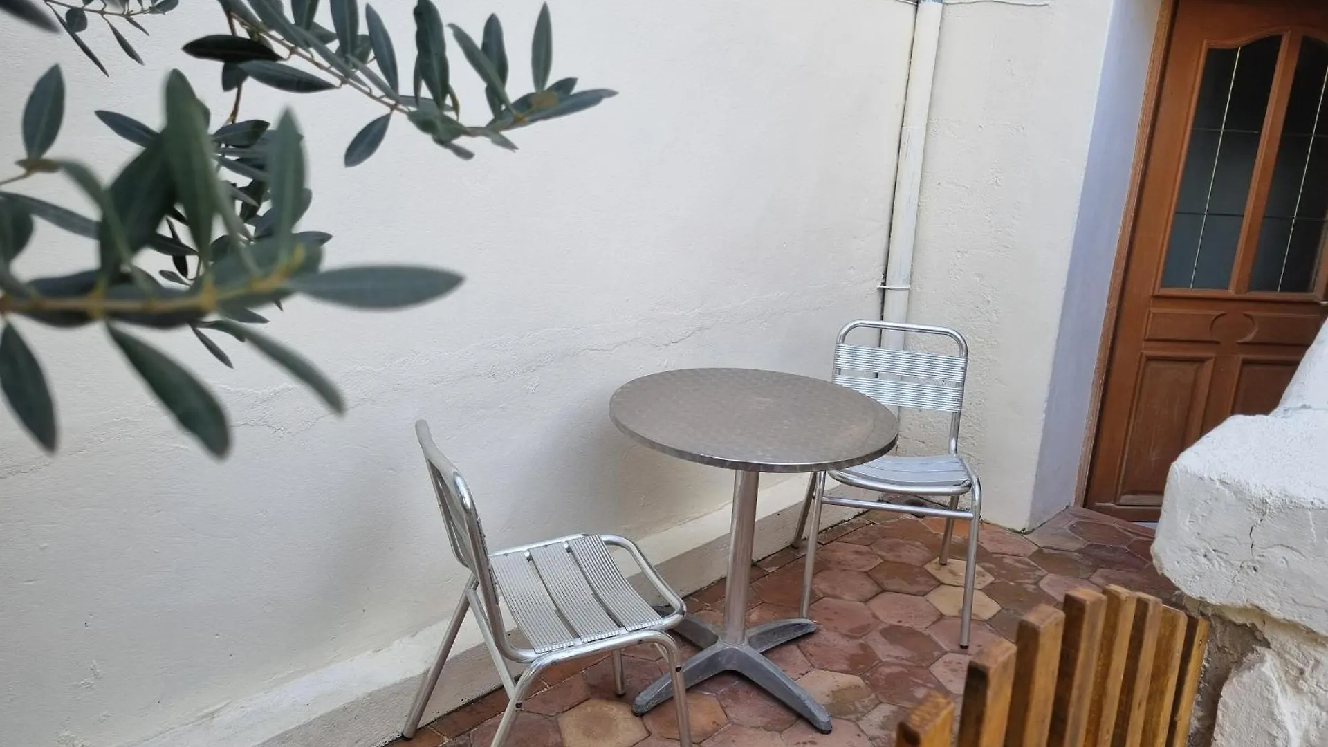 Danton Apartment Arles