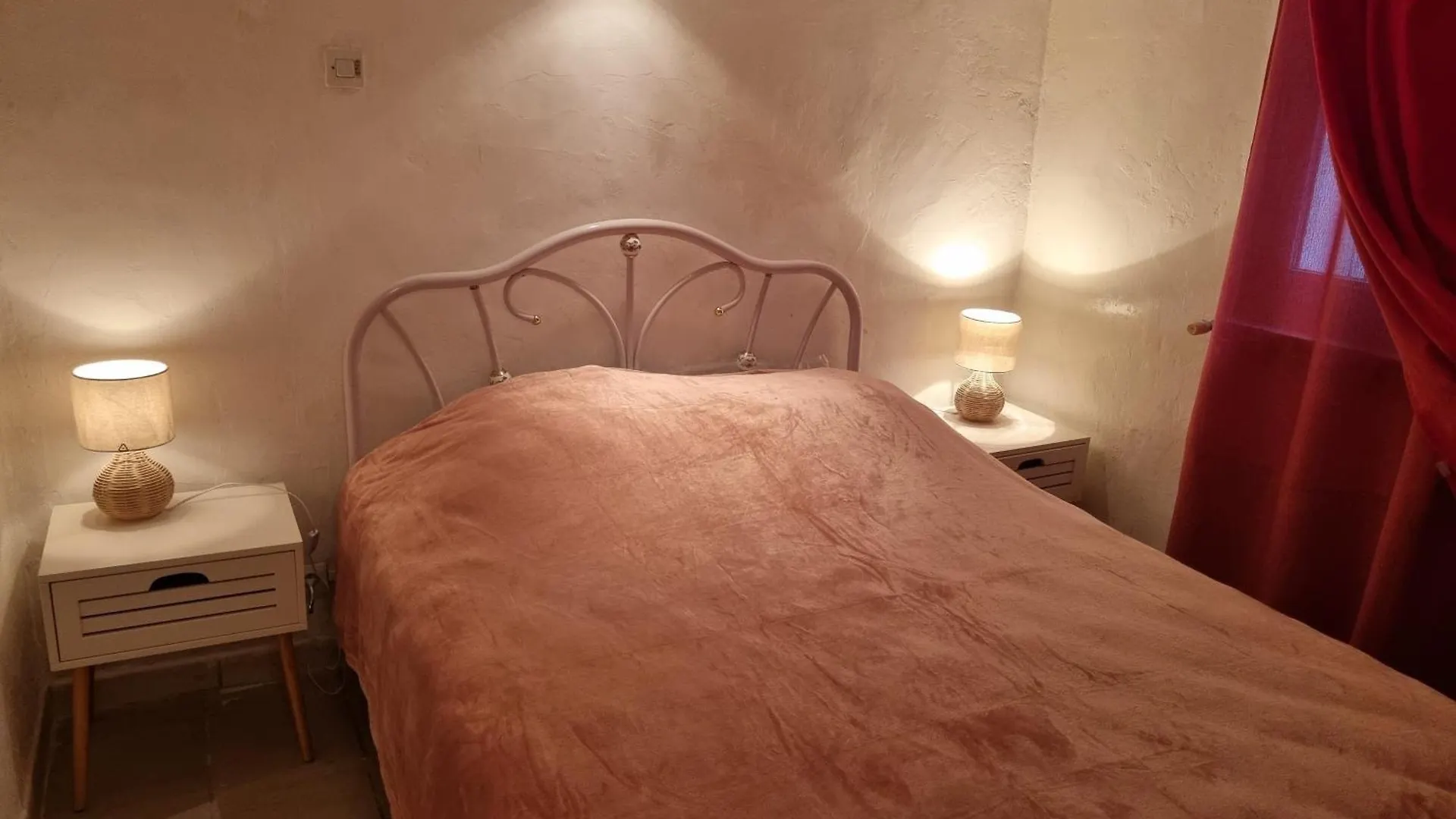 Danton Apartment Arles 0*,